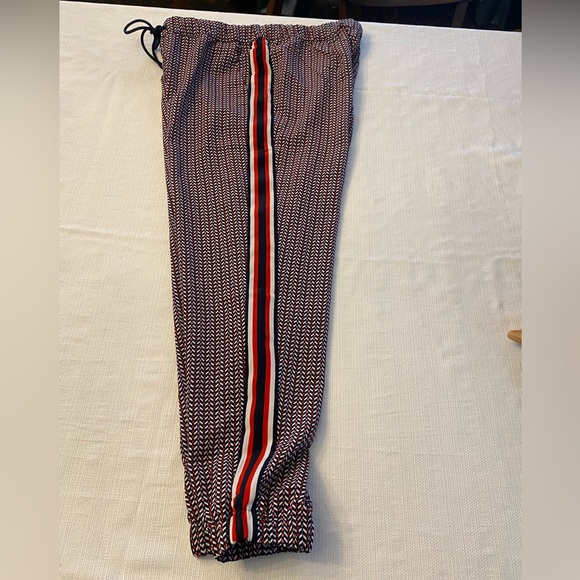 Women’s Tommy Hilfiger soft woven jogger pants - Picture 2 of 5